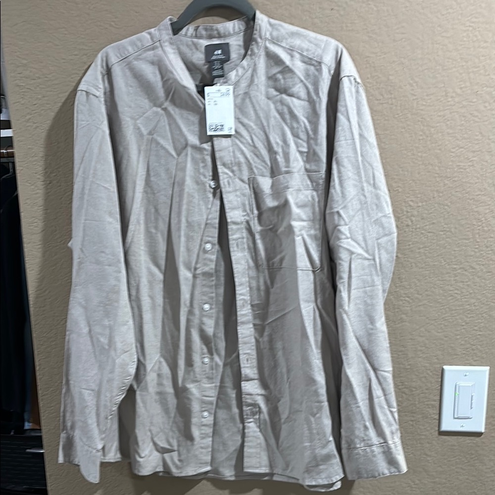 H&M Light Gray Button-Up Shirt